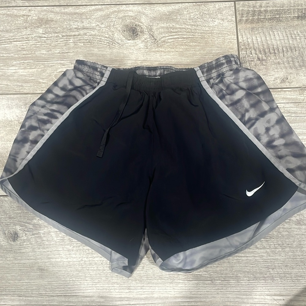 kids nike shorts